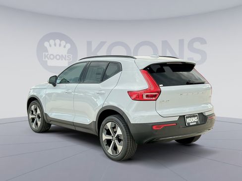 New 2026 Volvo XC40 B5 Plus w/ Protection Package Premier image 4
