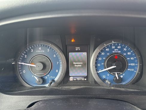 Used 2017 Toyota Sienna XLE Premium image 9