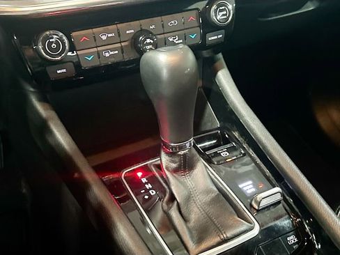 Used 2023 Jeep Compass Limited image 17