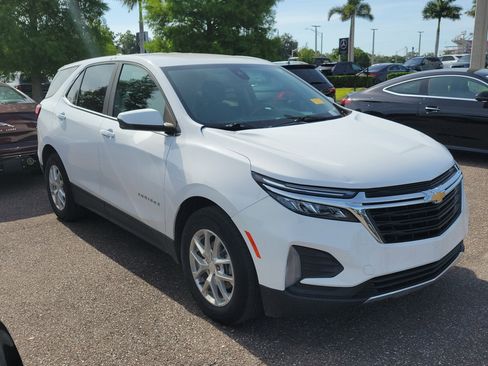Used 2022 Chevrolet Equinox LT FWD image 2