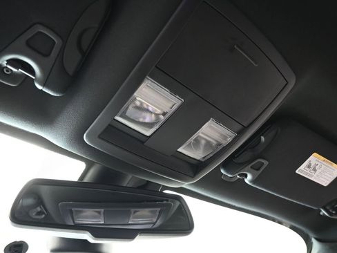 Used 2018 Dodge Challenger R/T image 21