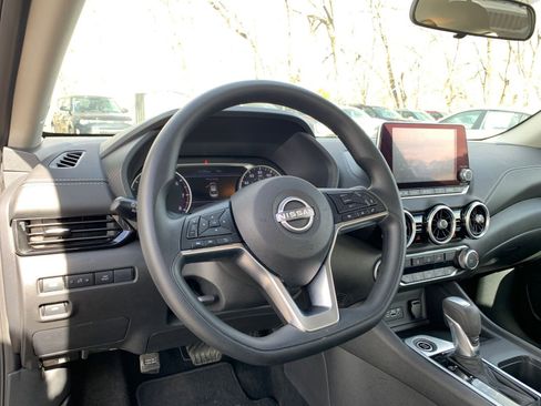 Used 2025 Nissan Sentra SV image 33