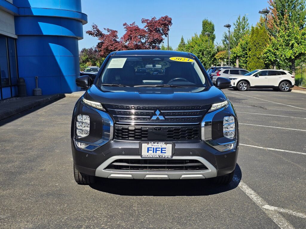 Used 2024 Mitsubishi Outlander SE AWD/4WD image 8