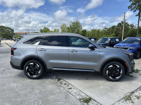 New 2026 Kia Sorento EX AWD/4WD image 4