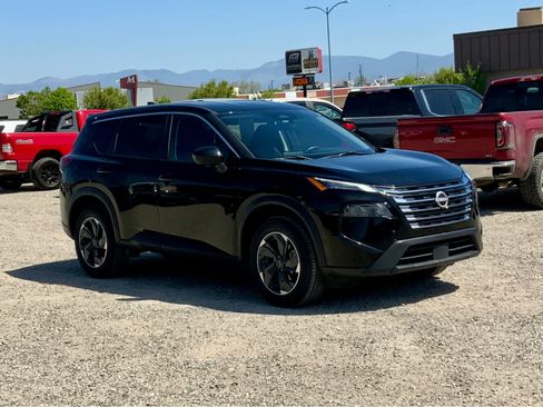 Used 2024 Nissan Rogue SV AWD/4WD image 6