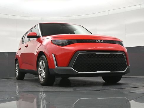 Used 2023 Kia Soul LX FWD image 29