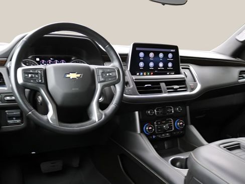 Used 2021 Chevrolet Suburban Premier w/ Premium Package RWD image 16