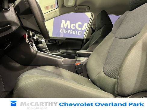 Used 2025 Toyota RAV4 LE AWD/4WD image 21