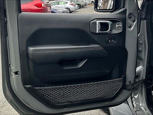 Used 2021 Jeep Gladiator Overland w/ Popular Equipment Package image 12