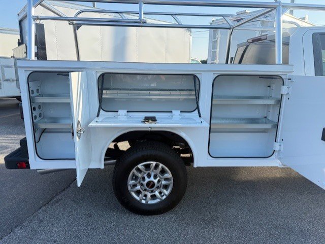New 2026 GMC Sierra 2500 Pro w/ Convenience Package RWD image 3