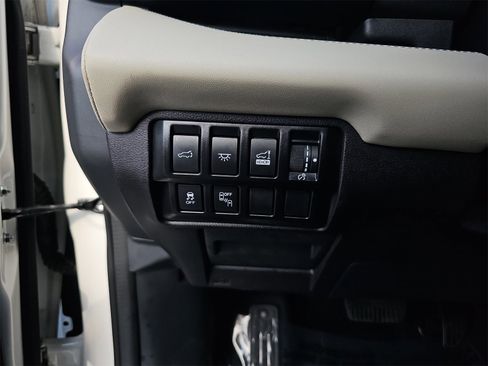 Used 2022 Subaru Ascent Limited w/ Technology Package image 29