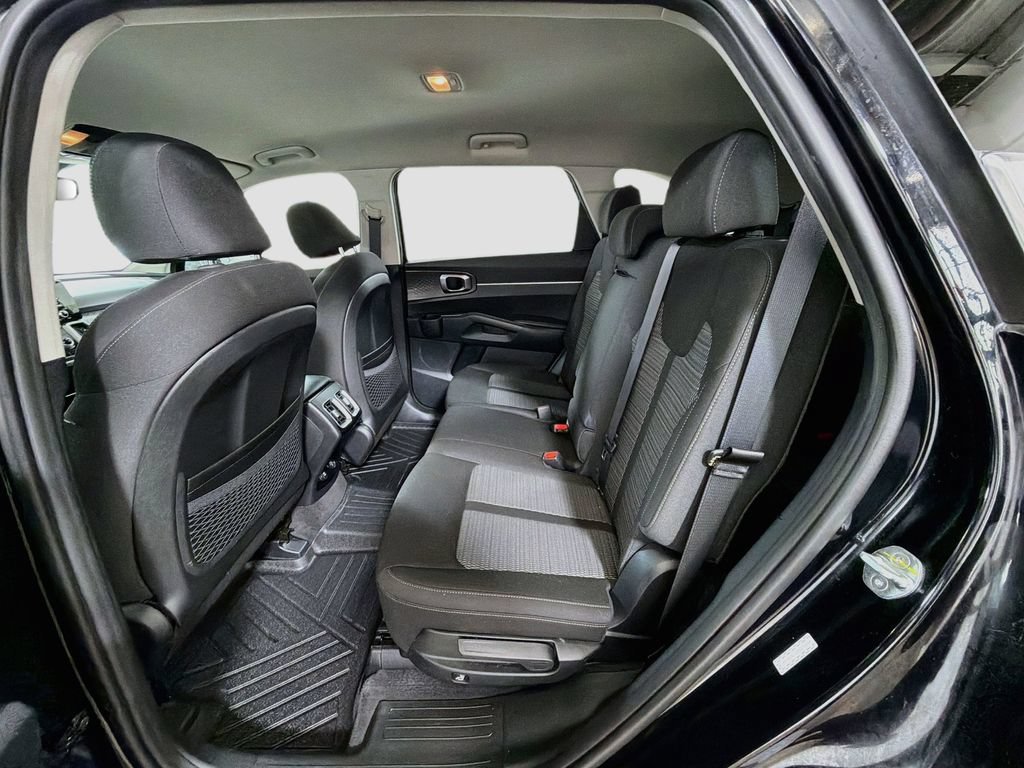 Used 2023 Kia Sorento LX FWD image 23