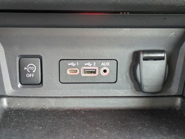 Used 2025 Nissan Sentra SV w/ All-Weather Package FWD image 22