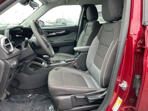 Used 2025 Chevrolet TrailBlazer LT AWD/4WD image 7
