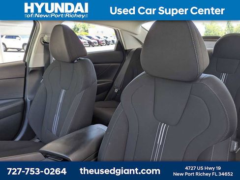Used 2023 Hyundai Elantra SEL FWD image 7
