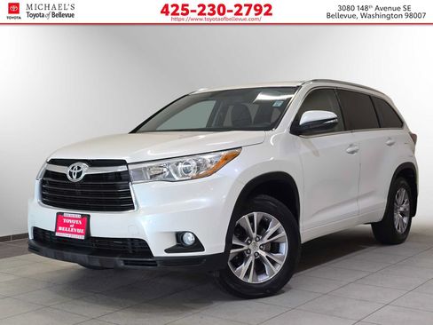 Used 2015 Toyota Highlander XLE AWD/4WD image 1