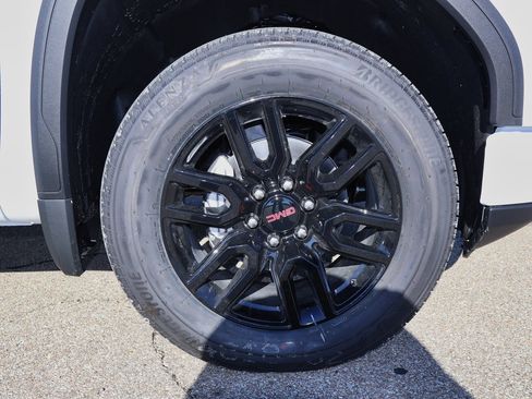 New 2026 GMC Sierra 1500 Elevation image 28