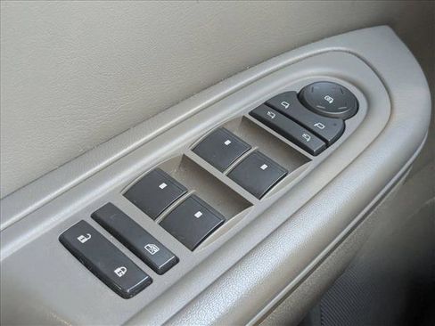 Used 2017 Chevrolet Traverse LT image 11