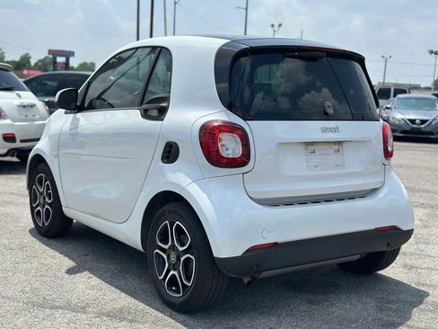 Used 2016 smart fortwo pure RWD image 8