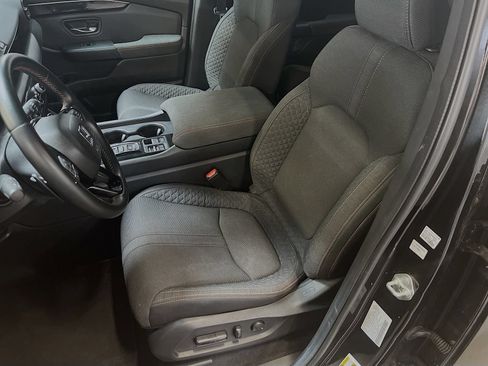 Used 2025 Honda Pilot Sport image 20