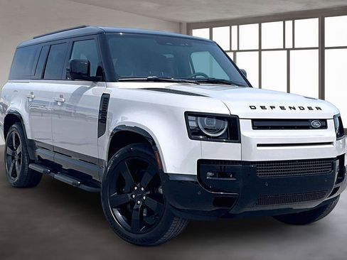 New 2026 Land Rover Defender 130 X-Dynamic SE AWD/4WD image 2