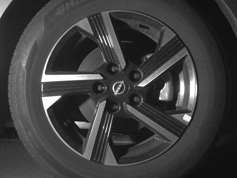 Used 2025 Nissan Sentra SV FWD image 13