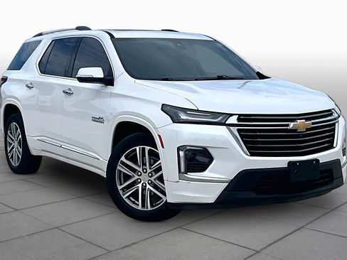 Used 2023 Chevrolet Traverse High Country FWD image 2