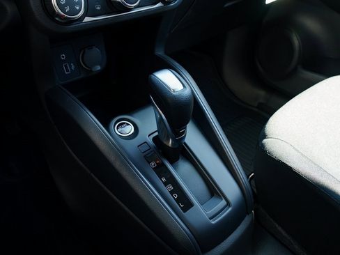 New 2025 Nissan Kicks Play S image 17