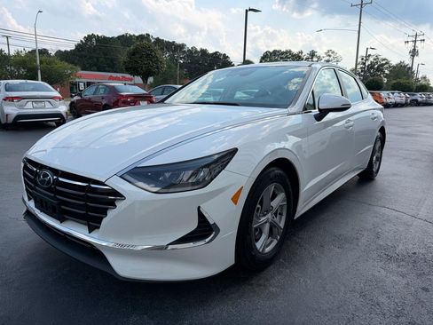 Used 2022 Hyundai Sonata SE w/ Cargo Package FWD image 4