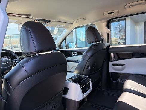 Certified 2024 Kia Carnival EX image 20