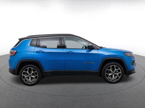 Used 2025 Jeep Compass Limited AWD/4WD image 14