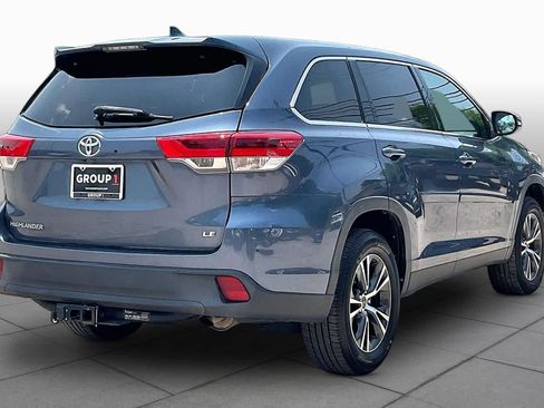 Used 2019 Toyota Highlander Plus FWD image 12