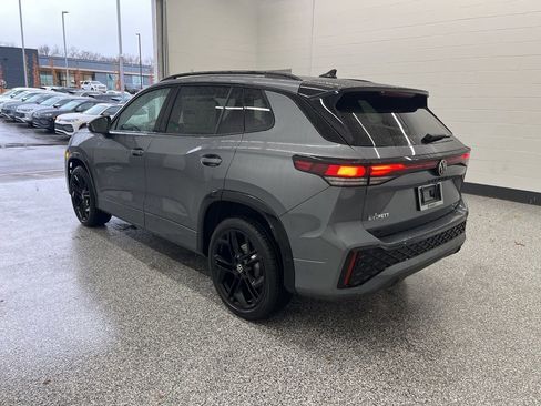 New 2026 Volkswagen Tiguan SE R-Line image 3