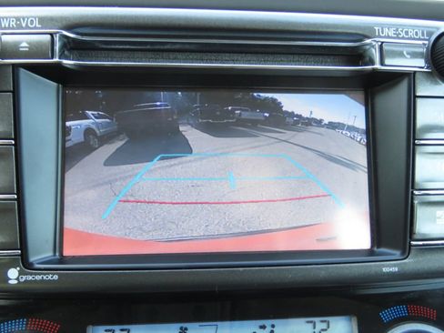 Used 2015 Toyota RAV4 XLE AWD/4WD image 25