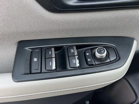 Certified 2025 Subaru Forester Premium AWD/4WD image 29