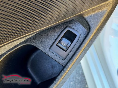 Used 2022 BMW 330i xDrive 330i xDrive Sedan 4D w/ Driving Assistance Package image 28