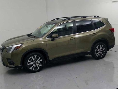 Used 2023 Subaru Forester Limited AWD/4WD image 5