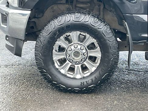 Used 2017 Ford F250 Lariat w/ Chrome Package image 34