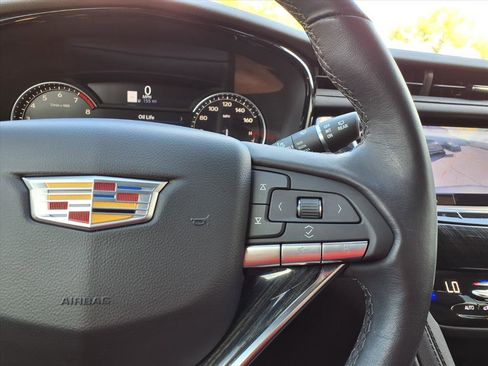 Certified 2024 Cadillac XT6 Premium Luxury image 27