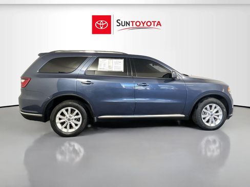 Used 2019 Dodge Durango SXT image 2