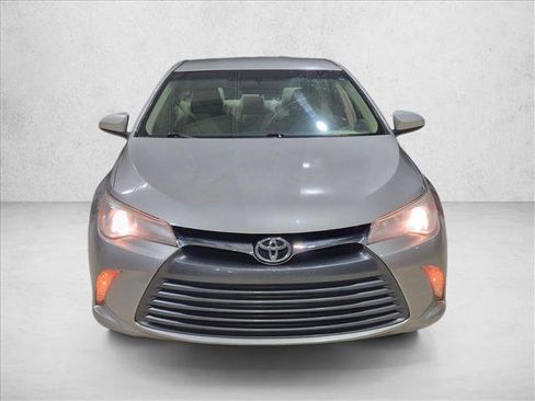 Used 2017 Toyota Camry LE FWD image 2