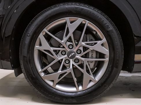 Certified 2024 Genesis GV70 2.5T w/ Advanced Package AWD/4WD image 35