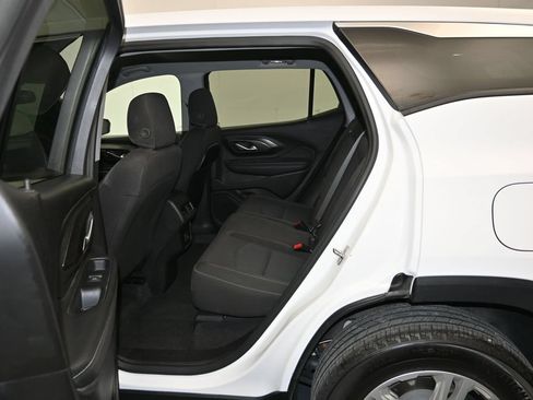 Used 2024 GMC Terrain SLE FWD image 22