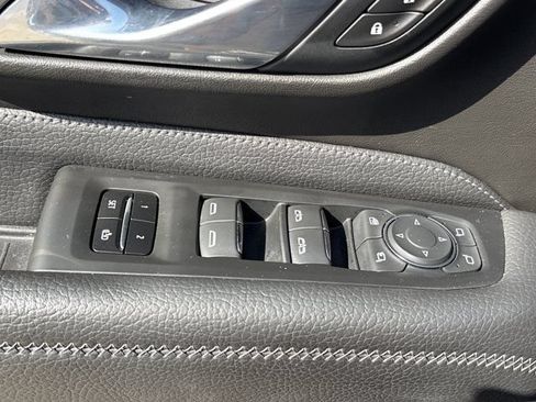 Used 2021 GMC Yukon Denali w/ Denali Premium Package AWD/4WD image 27