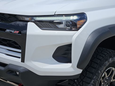 New 2026 Chevrolet Colorado ZR2 w/ Technology Package AWD/4WD image 5