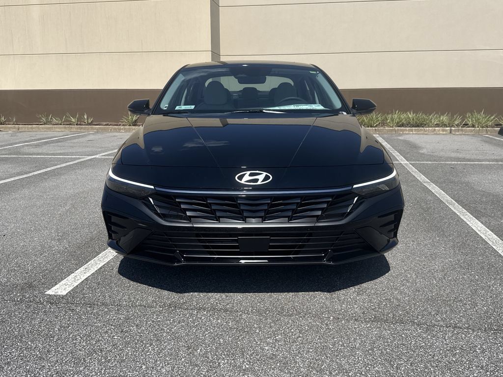 New 2026 Hyundai Elantra Limited FWD image 3