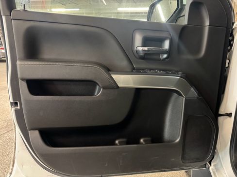 Used 2019 Chevrolet Silverado 1500 LT image 16