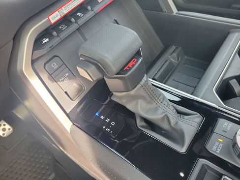 Used 2025 Toyota Tundra Limited image 29