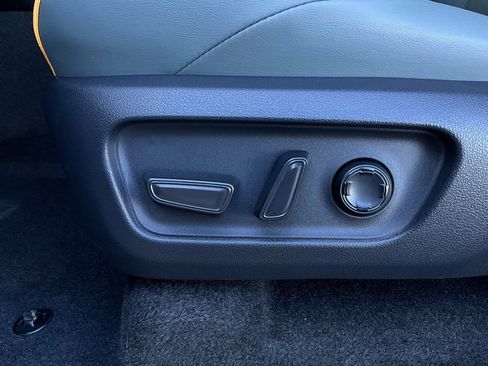 Used 2025 Toyota 4Runner Trailhunter image 17