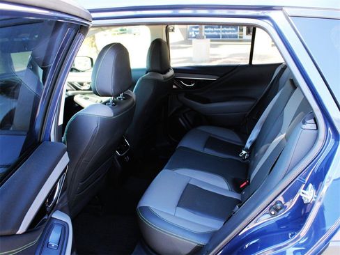 Used 2025 Subaru Outback Onyx Edition image 10